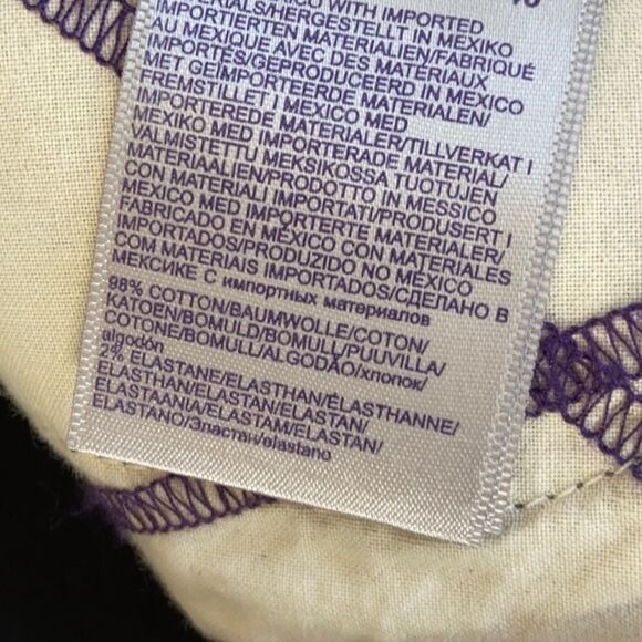 Euc NYDJ cuffed capri jeans - Picture 9 of 10